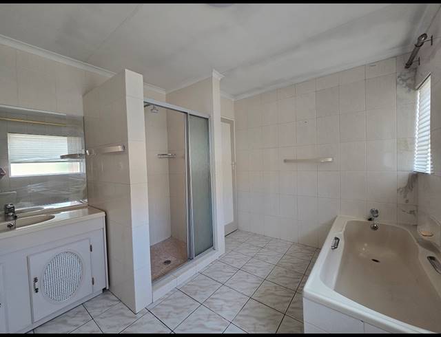 5 BEDROOM CLUSTER FOR SALE IN NEW REDRUTH